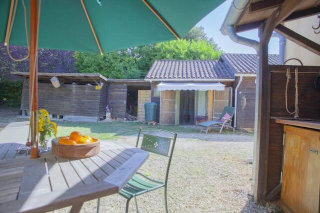 Le Bon Chemin Ateliers Lägenhet Sainte-Nathalène Exteriör bild